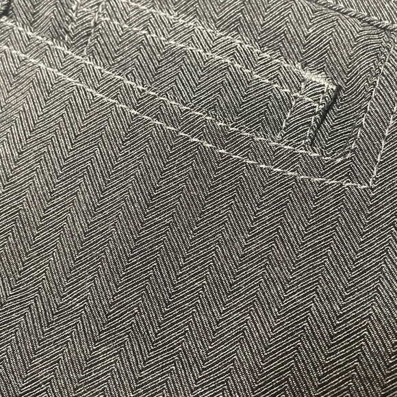 Worth gray herringbone design. Fitted to knee with slight flare - Picture 6 of 11